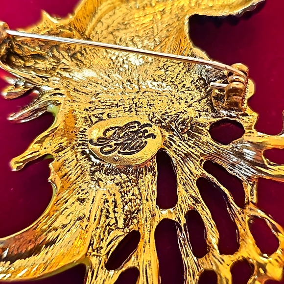 Kirk's Folly Witchy Pooh Halloween Brooch - Picture 6 of 6